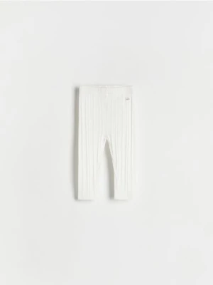Reserved - Bawełniane legginsy w prążek - złamana biel