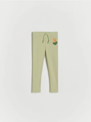 Reserved - Bawełniane legginsy z naszywką - jasnozielony
