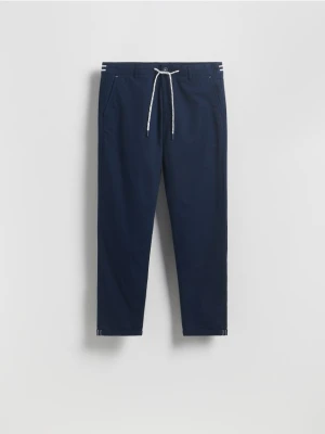 Reserved - Bawełniane spodnie chino slim - granatowy