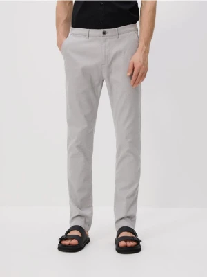 Reserved - Bawełniane spodnie chino slim - jasnoszary