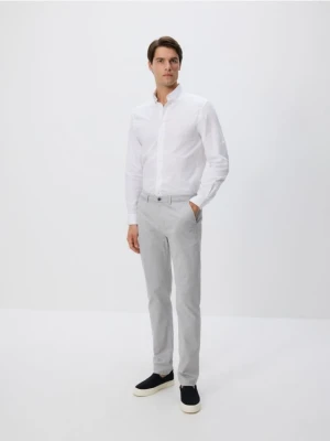 Reserved - Bawełniane spodnie chino slim - jasnoszary