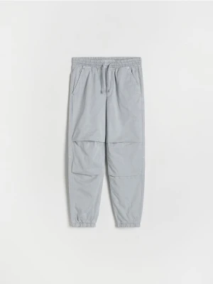 Reserved - Bawełniane spodnie jogger - jasnoszary