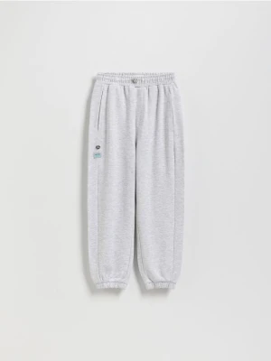 Reserved - Bawełniane spodnie jogger - jasnoszary