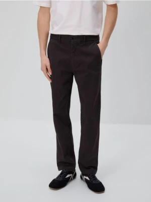 Reserved - Bawełniane spodnie regular - ciemnobrązowy