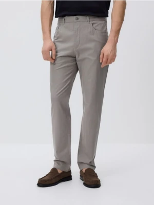 Reserved - Bawełniane spodnie slim fit - brązowy