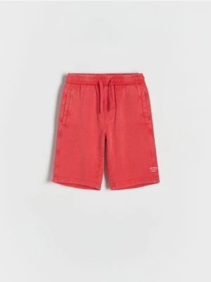 Reserved - Bawełniane szorty bermudy - czerwony