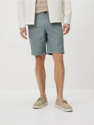 Reserved - Bawełniane szorty chino - jasnozielony