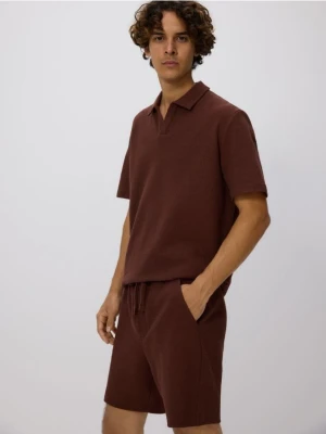 Reserved - Bawełniane szorty regular - mahoniowy