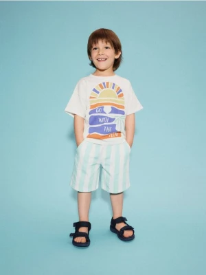 Reserved - Bawełniane szorty w paski - złamana biel