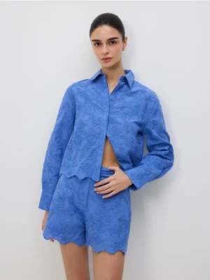 Reserved - Bawełniane szorty z haftem - jasnoniebieski