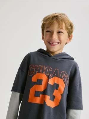 Reserved - Bawełniany longsleeve z kapturem - granatowy