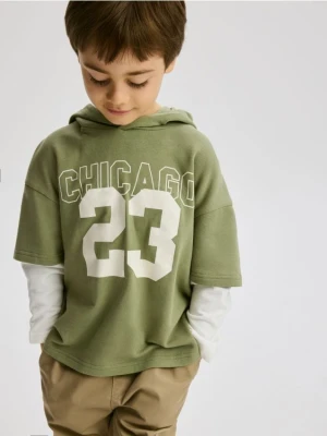 Reserved - Bawełniany longsleeve z kapturem - oliwkowy