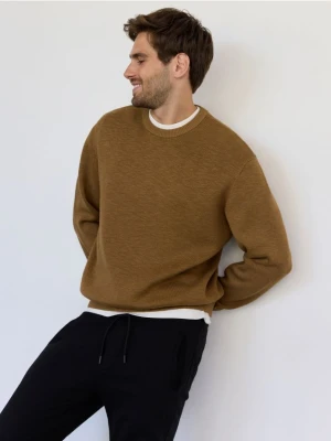 Reserved - Bawełniany sweter boxy - warm olive