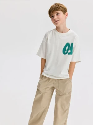 Reserved - Bawełniany t-shirt oversize - złamana biel