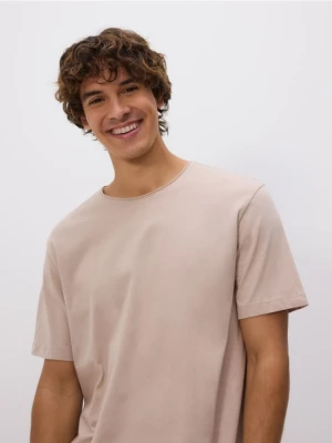 Reserved - Bawełniany t-shirt regular - beżowy