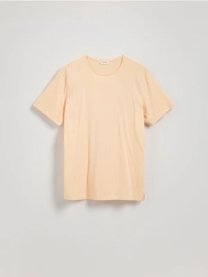 Reserved - Bawełniany t-shirt regular - brzoskwiniowy