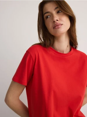 Reserved - Bawełniany t-shirt regular - czerwony