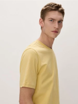 Reserved - Bawełniany t-shirt regular - żółty