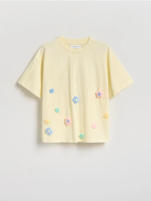 Reserved - Bawełniany t-shirt z aplikacją 3d - jasnożółty
