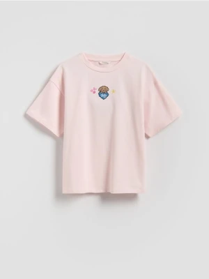 Reserved - Bawełniany t-shirt z aplikacją Boffie & Poko - pastelowy róż
