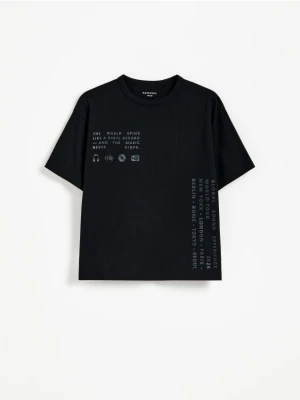 Reserved - Bawełniany t-shirt z aplikacją - czarny