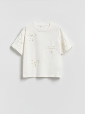 Reserved - Bawełniany t-shirt z aplikacjami - złamana biel