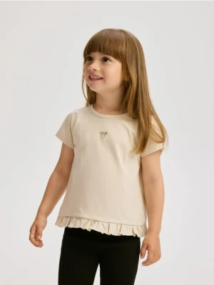 Reserved - Bawełniany t-shirt z falbanką - beżowy