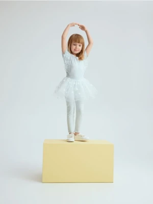 Reserved - Bawełniany t-shirt z falbanką - jasnoniebieski