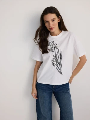 Reserved - Bawełniany T-shirt z haftem - biały