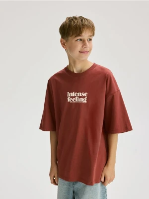 Reserved - Bawełniany t-shirt z nadrukiem - bordowy