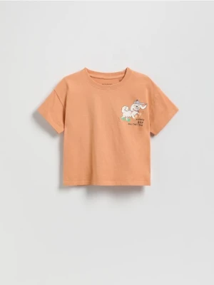 Reserved - Bawełniany t-shirt z nadrukiem - brzoskwiniowy