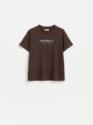Reserved - Bawełniany t-shirt z nadrukiem - ciemnobrązowy