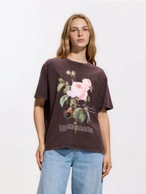 Reserved - Bawełniany t-shirt z nadrukiem - ciemnobrązowy