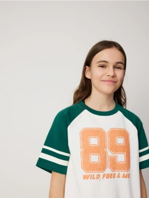 Reserved - Bawełniany t-shirt z nadrukiem - wielobarwny