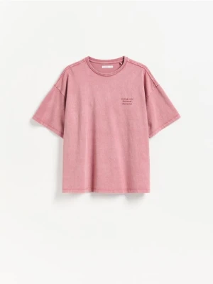 Reserved - Bawełniany t-shirt z napisem - bordowy