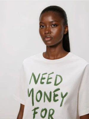 Reserved - Bawełniany t-shirt z napisem - złamana biel