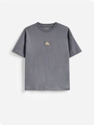 Reserved - Bawełniany t-shirt z naszywką - ciemnoszary