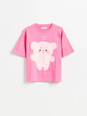 Reserved - Bawełniany t-shirt z naszywką - pastelowy róż