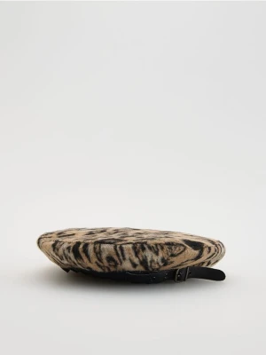 Reserved - Beret ze zwierzęcym wzorem - wielobarwny