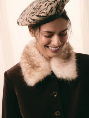 Reserved - Beret ze zwierzęcym wzorem - wielobarwny