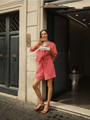 Reserved - Bermudy w paski - czerwony