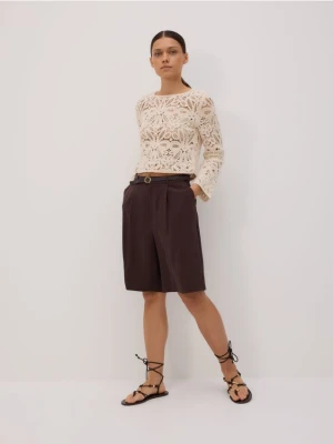 Reserved - Bermudy z paskiem - ciemnobrązowy