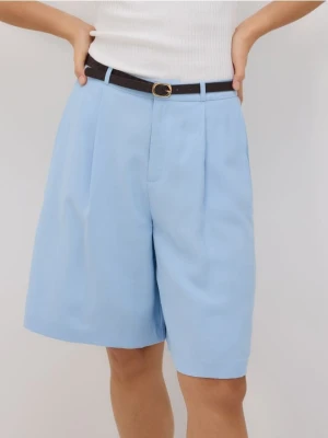 Reserved - Bermudy z paskiem - jasnoniebieski