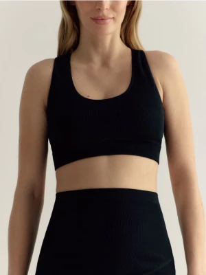 Reserved - Bezszwowy top w stylu sportowym - czarny