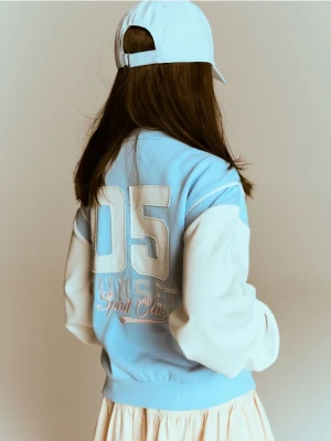 Reserved - Bluza bomberka z haftem - niebieski