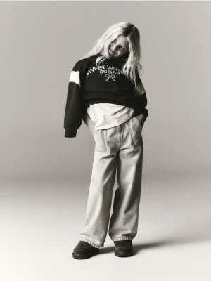 Reserved - Bluza z haftem - ciemnobrązowy