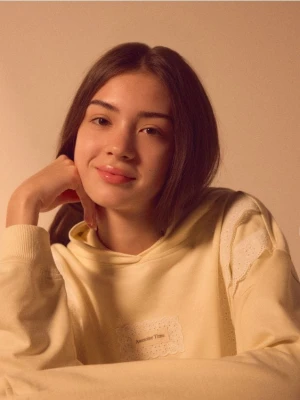 Reserved - Bluza z haftem - jasnożółty