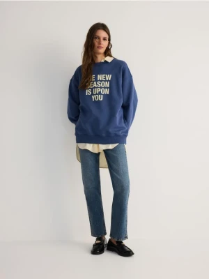 Reserved - Bluza z nadrukiem - granatowy