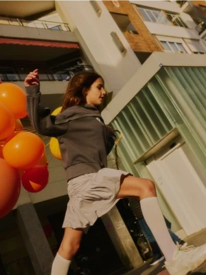 Reserved - Bluza z ozdobnym wycięciem - ciemnoszary