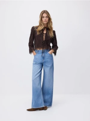 Reserved - Bluzka z haftowanym wzorem - brązowy